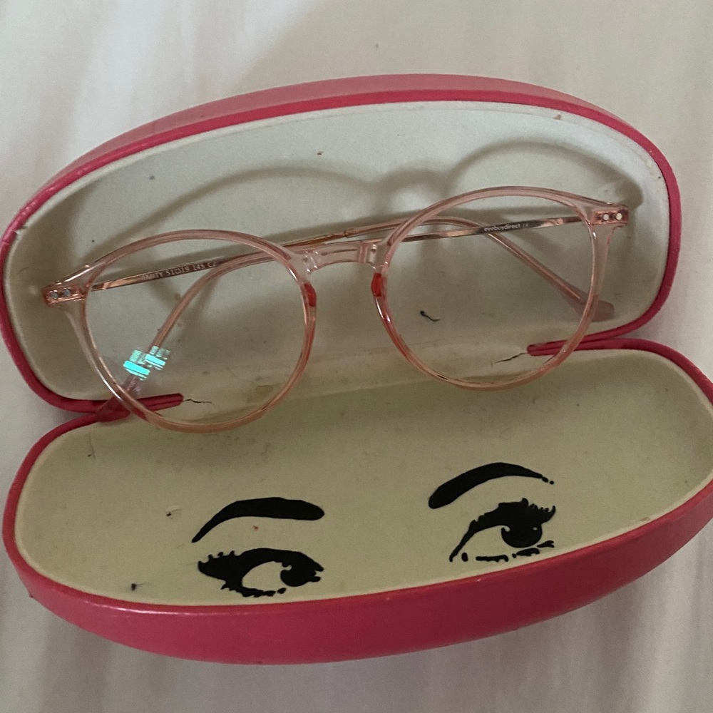 kate spade glasses case, bright pink, hard case, used (glasses not included)